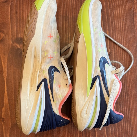 Nike Men’s GT Cuts 2 “Crosshairs” Basketball Shoes - Picture 3 of 6